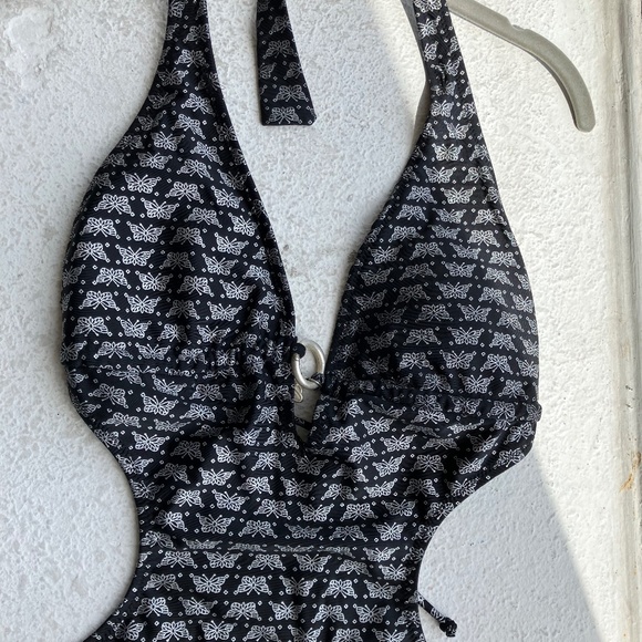 Black and silver butterfly print swimsuit - Picture 3 of 6